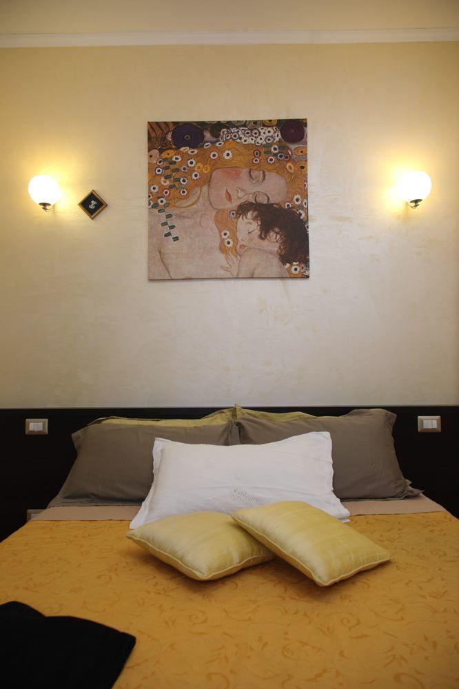 Gala B&B Rome Bagian luar foto