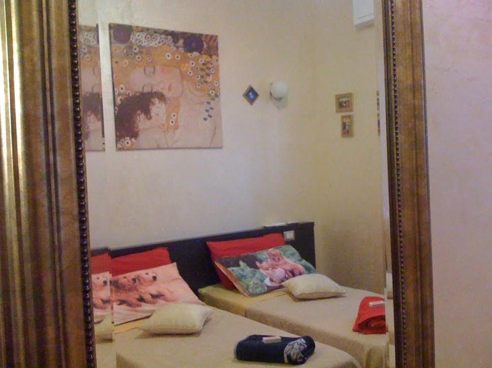 Gala B&B Rome Bagian luar foto